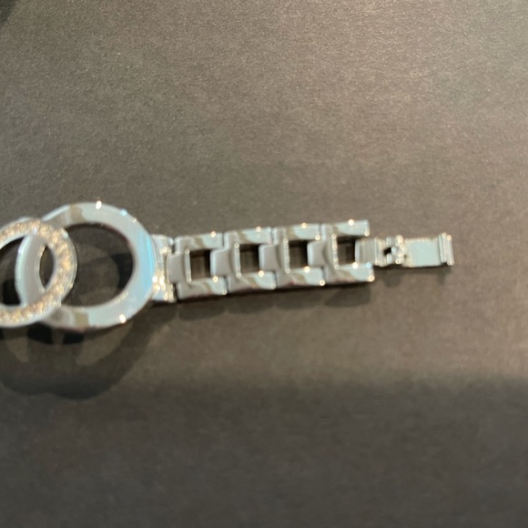 Fit bit 2 alternate band - Picture 4 of 10